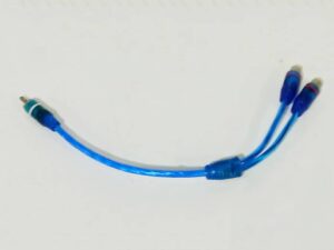 Cable R.C.A azul para carro. 2 hembras/1 macho